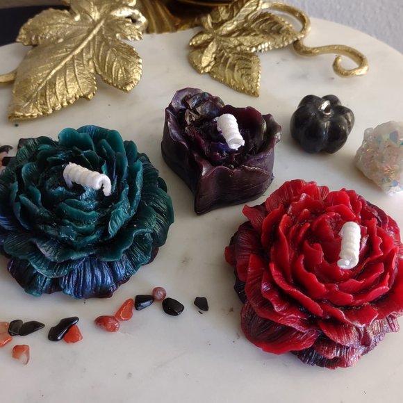 Peony Flower Beeswax Aromatherapy Candle Set w/ Diffuser, Crystals & Potpourri - Picture 3 of 15